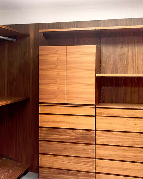 La línea Trendy te ofrece closets minimalistas con un diseño moderno