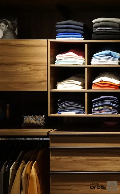 Closets prefabricados para organizar su guardarropa